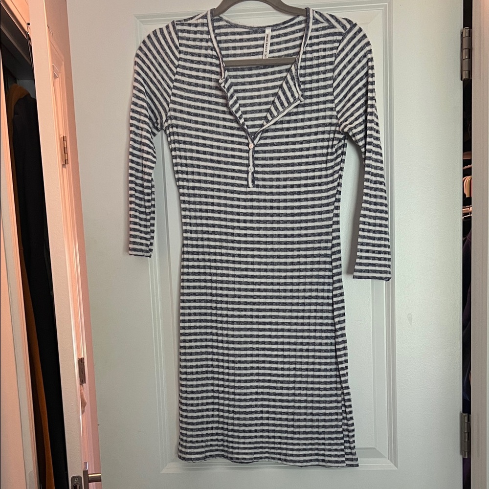 Lulu's Black and White Striped Long Sleeve Dress